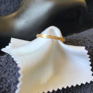 Elegant Gold Band Ring